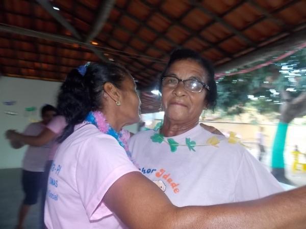 CRAS realiza festa para os idosos em Canavieira - Imagem 67