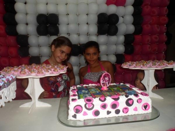 Ingrid Moura comemora seu aniversario em grande estilo - Imagem 9