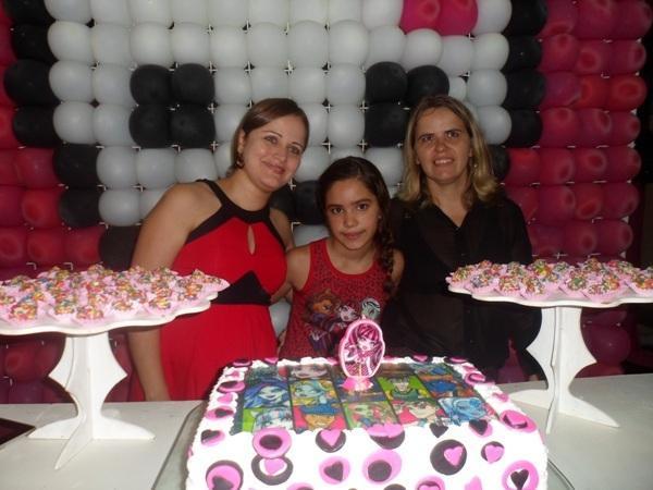 Ingrid Moura comemora seu aniversario em grande estilo - Imagem 13