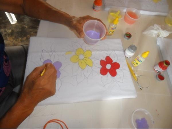 Idosos de Santo Inácio participaram de oficina de Pintura  - Imagem 7
