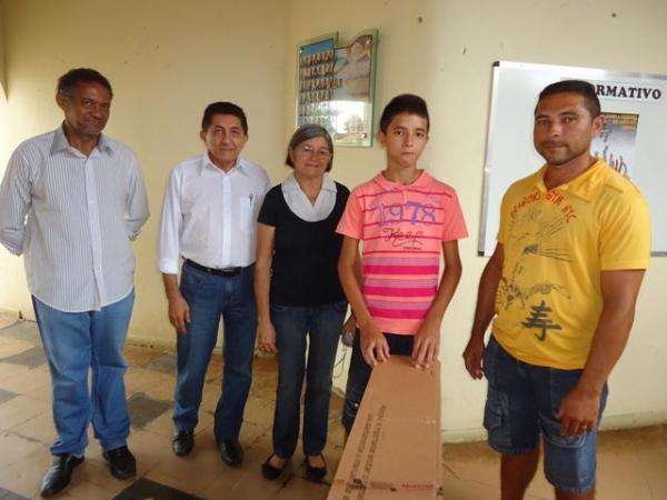 Prefeito Dr.Zé Maria faz entrega de Bicicletas aos Alunos do Interior - Imagem 25