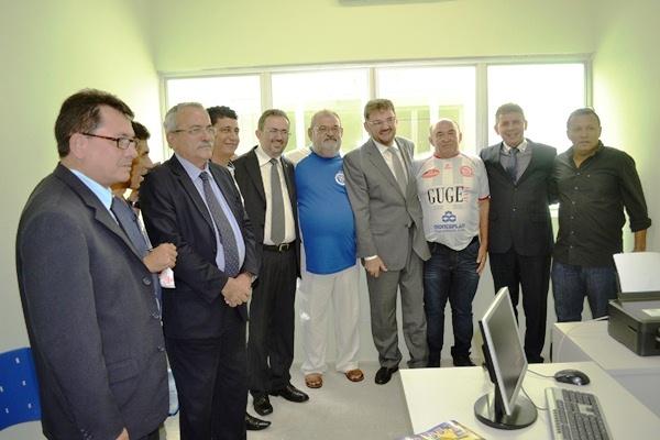 Governador acerta doação do estádio para o município