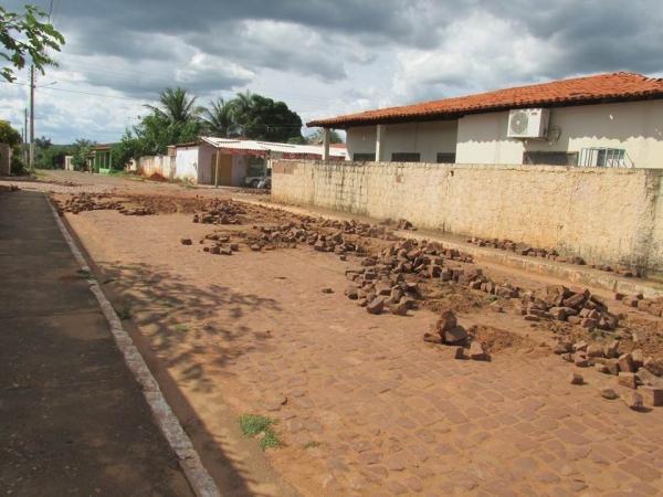 A prefeitura de Cristalândia  recupera os calçamentos - Imagem 3