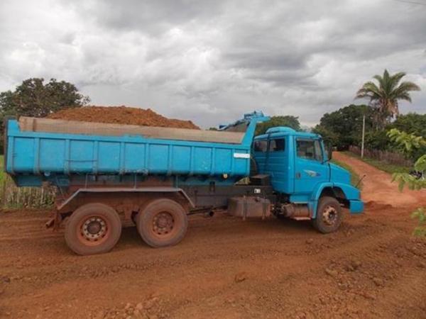 Prefeitura de Batalha recupera trecho de estrada que poderia causar desmoronamento da barragem no povoado Caraibasâ€ - Imagem 6