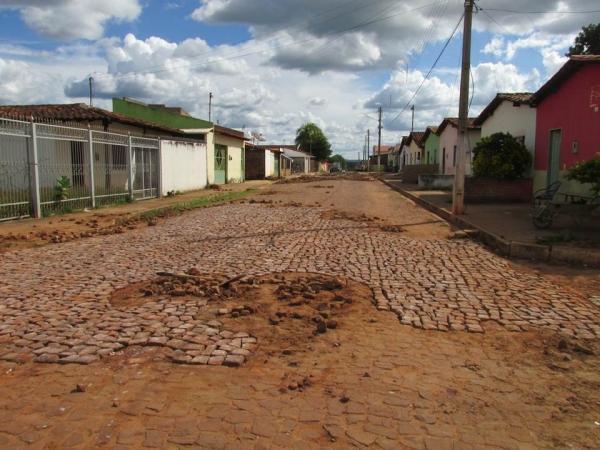 A prefeitura de Cristalândia  recupera os calçamentos - Imagem 14
