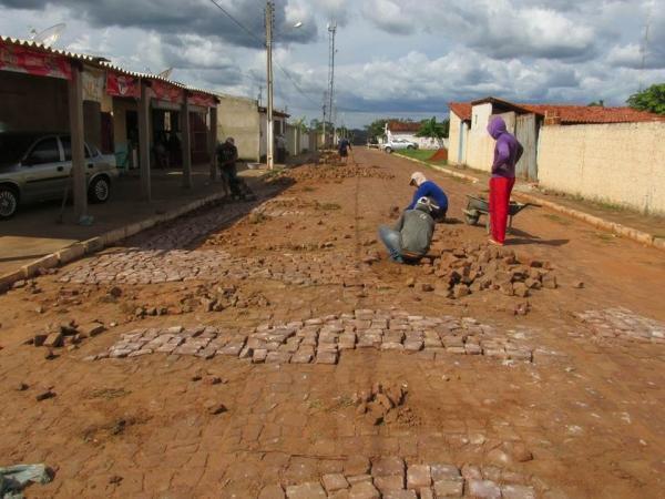 A prefeitura de Cristalândia  recupera os calçamentos - Imagem 5