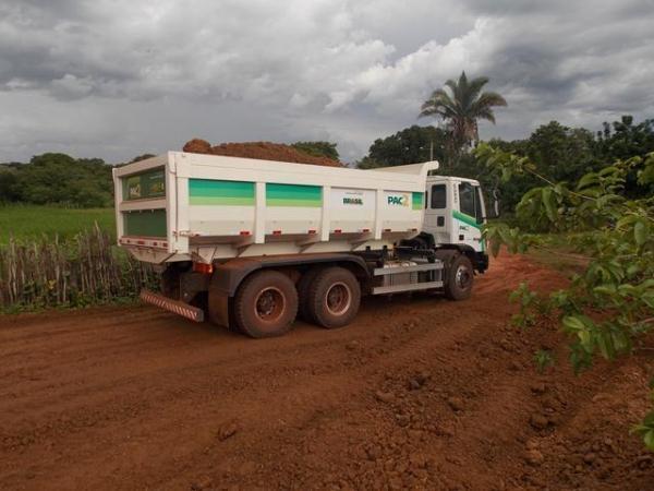 Prefeitura de Batalha recebe caminhão caçamba do Governo Federal - Imagem 8