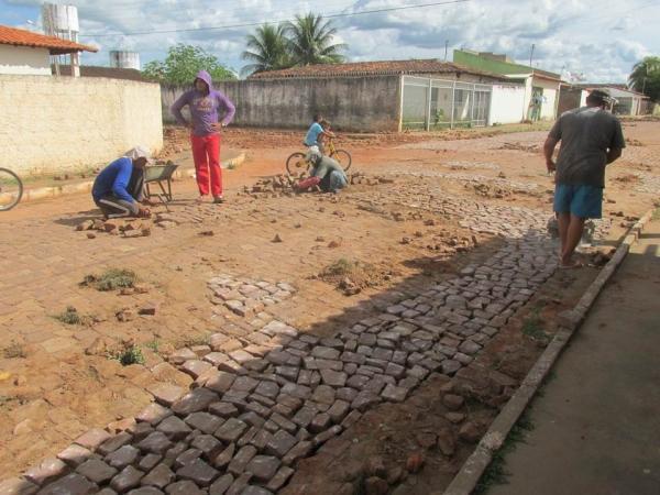 A prefeitura de Cristalândia  recupera os calçamentos - Imagem 10