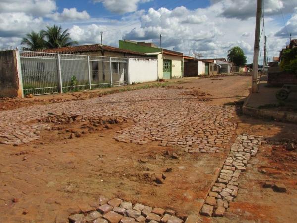 A prefeitura de Cristalândia  recupera os calçamentos - Imagem 13