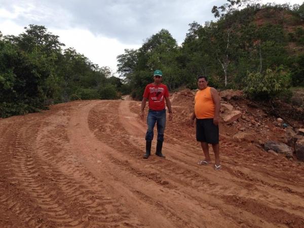 Prefeito Reginaldo constrói estrada de acesso a cachoeira de Santo Antônio - Imagem 1