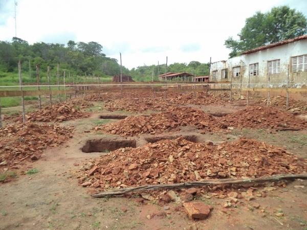Prefeito Reginaldo do Simão da início a construção da Escola Municipal - Imagem 1