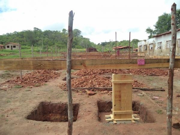 Prefeito Reginaldo do Simão da início a construção da Escola Municipal - Imagem 4