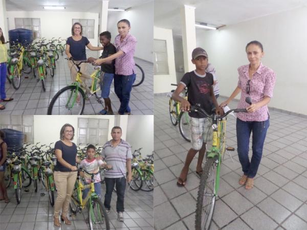 Estudantes de Francinópolis recebem bicicletas do Programa Pedala Piauí - Imagem 3