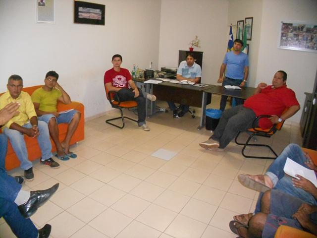 Prefeito reúne imprensa e anuncia a realização da Micareta de Esperantina