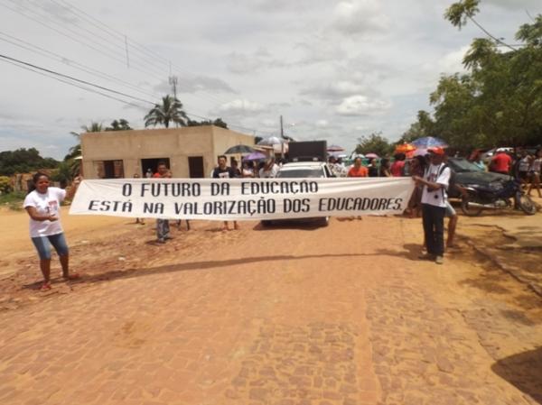 Greve dos servidores em educação do município completa 22 dias e supera 80% de adesão  - Imagem 2