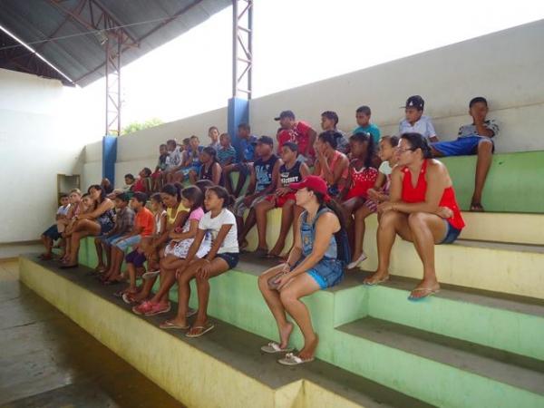 Programa 2 Tempo realiza distribuição de Camisetas - Imagem 19