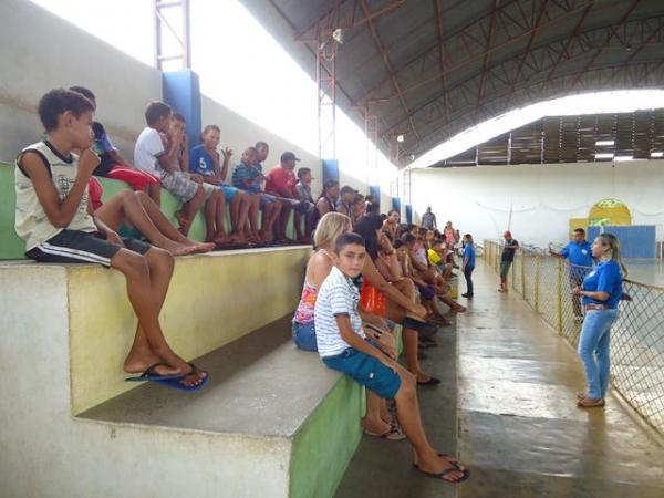 Programa 2 Tempo realiza distribuição de Camisetas - Imagem 28