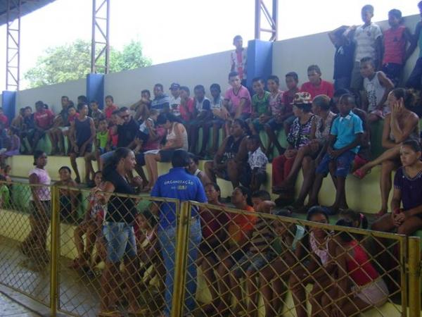 Programa 2 Tempo realiza distribuição de Camisetas - Imagem 39