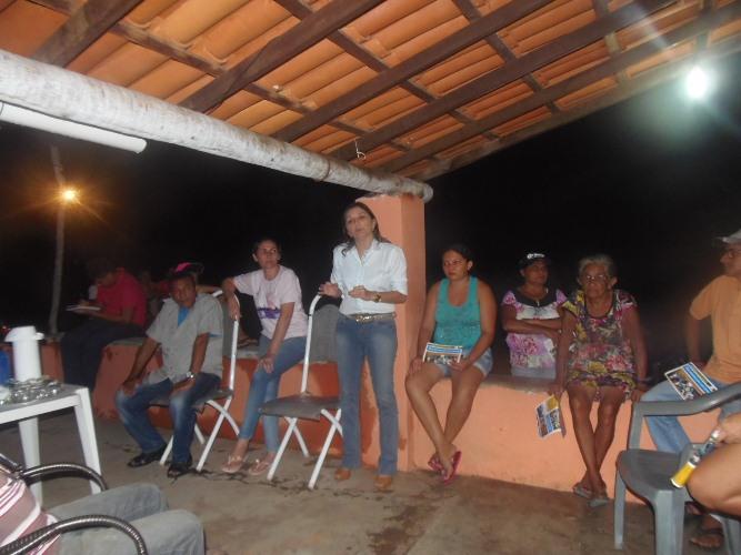 Povoado Lajedo recebe Adriane Prado