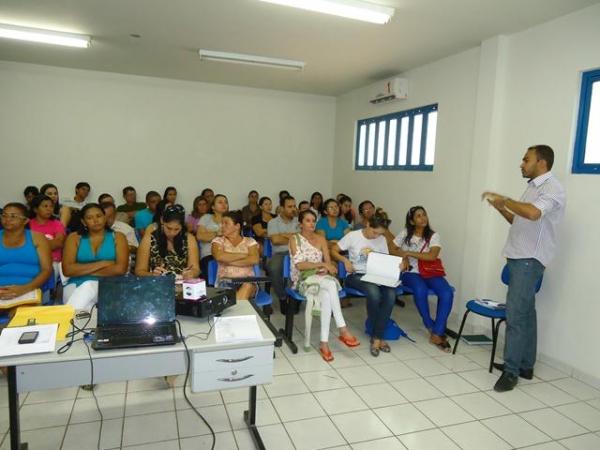 Secretária Municipal de Saúde Realiza Reunião com Equipes de Saúde e do NASF - Imagem 7