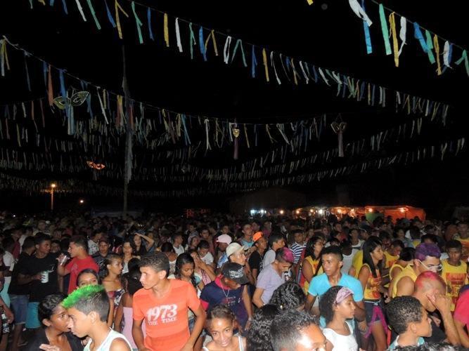 Confira os melhores cliques do 1ª dia de carnaval 2014 em Curralinhos 