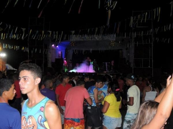 Confira os melhores cliques do 1ª dia de carnaval 2014 em Curralinhos  - Imagem 73