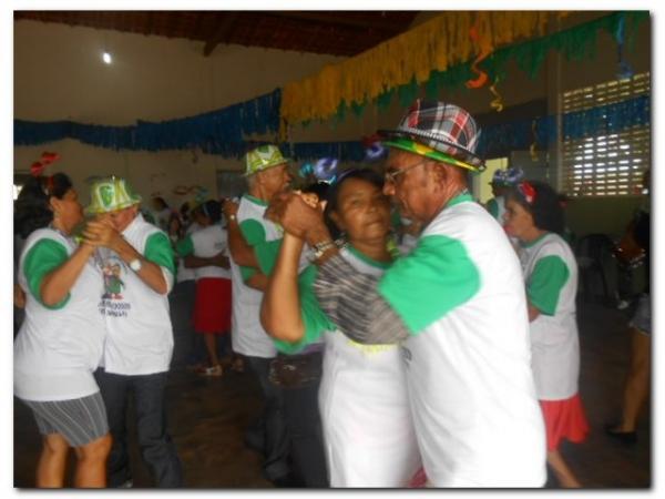 Carnaval da melhor idade foi um sucesso! - Imagem 37