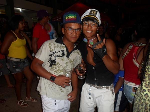 Carnaval 2014: Foliões lotaram a o corredor da folia primeira noite de carnaval - Imagem 27