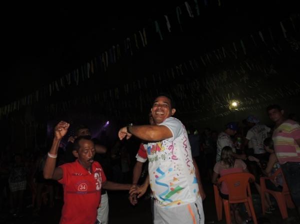 Confira os melhores cliques do 1ª dia de carnaval 2014 em Curralinhos  - Imagem 2