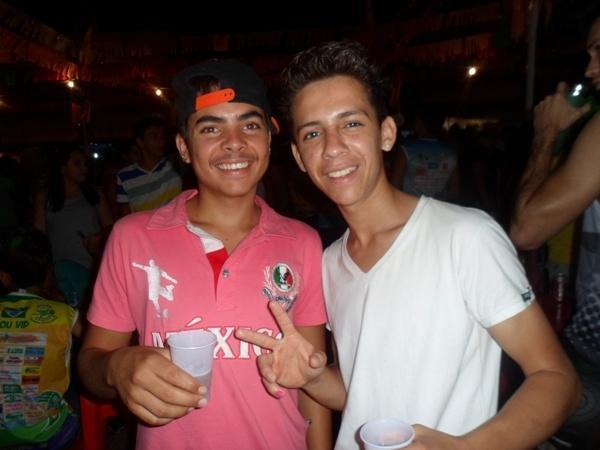 Carnaval 2014: Foliões lotaram a o corredor da folia primeira noite de carnaval - Imagem 34