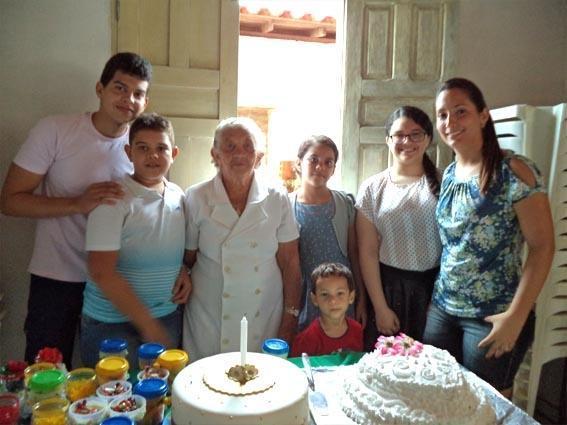 Maria da Cruz festeja 82 anos de pura jovialidade - Imagem 6