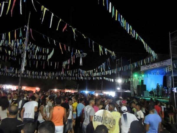 Confira os melhores cliques do 1ª dia de carnaval 2014 em Curralinhos  - Imagem 29