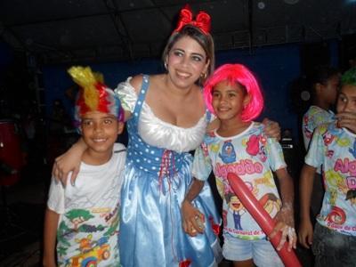 Carnaval 2014: Bloco Infantil Algodão Doce leva multidão as ruas de Valença 