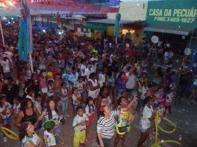 Carnaval 2014: Bloco Infantil Algodão Doce leva multidão as ruas de Valença - Imagem 22