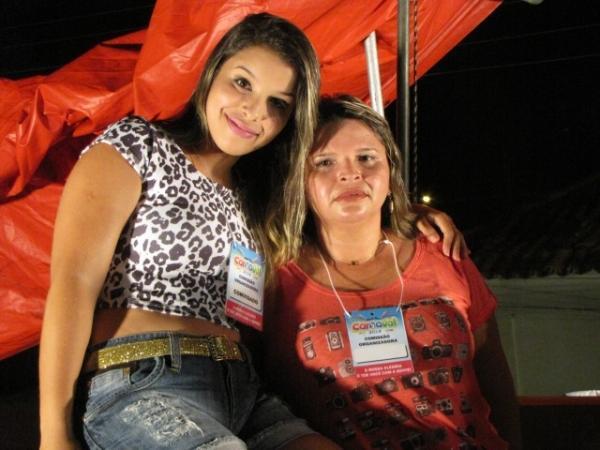 Duas bandas fizeram a animação da galera na primeira noite de carnaval em Miguel Alves - Imagem 45