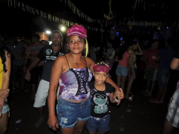 Confira os melhores cliques do 1ª dia de carnaval 2014 em Curralinhos  - Imagem 66