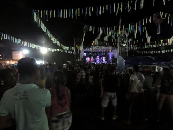 Confira os melhores cliques do 1ª dia de carnaval 2014 em Curralinhos  - Imagem 32