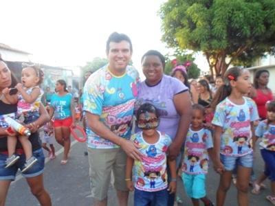 Carnaval 2014: Bloco Infantil Algodão Doce leva multidão as ruas de Valença - Imagem 21