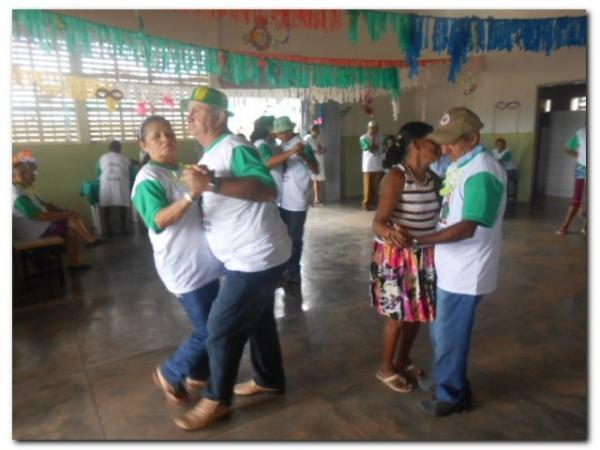 Carnaval da melhor idade foi um sucesso! - Imagem 27