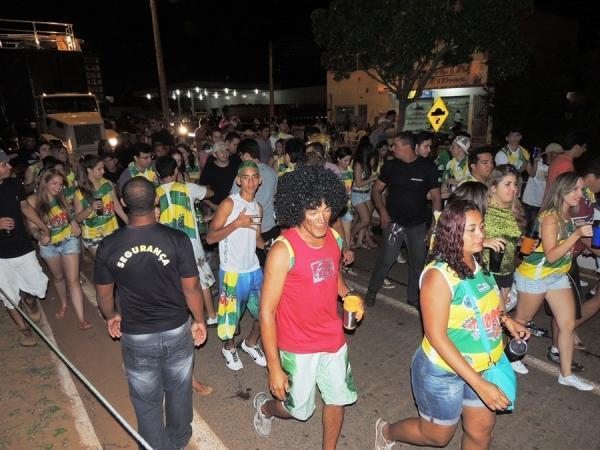 Fotos: 1ª noite do carnaval de Pedro II - Imagem 11