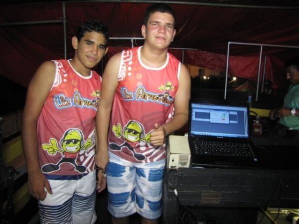 Duas bandas fizeram a animação da galera na primeira noite de carnaval em Miguel Alves - Imagem 61