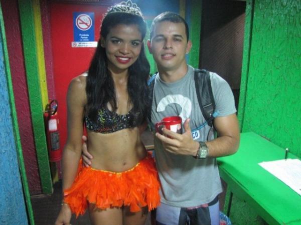 Duas bandas fizeram a animação da galera na primeira noite de carnaval em Miguel Alves - Imagem 20