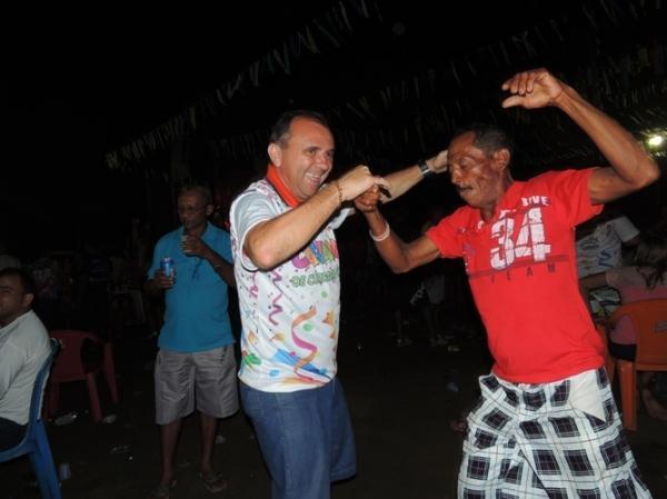 Confira os melhores cliques do 1ª dia de carnaval 2014 em Curralinhos  - Imagem 1