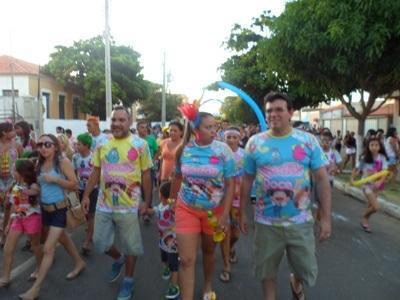Carnaval 2014: Bloco Infantil Algodão Doce leva multidão as ruas de Valença - Imagem 9