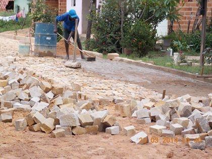 Rua Piripiri Bairro São José recebe calçamento - Imagem 3