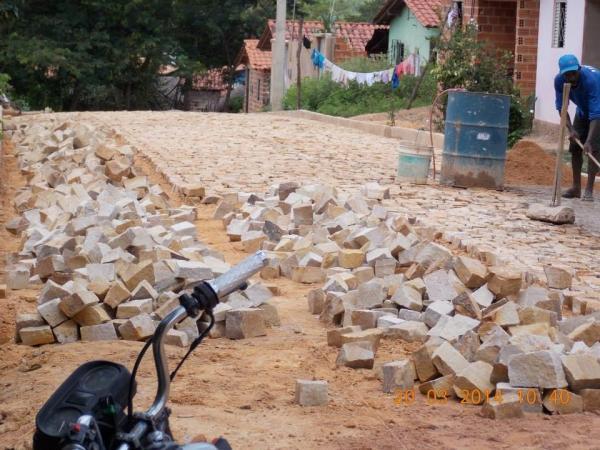 Rua Piripiri Bairro São José recebe calçamento - Imagem 2