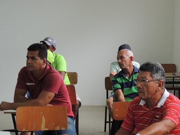         Prefeitura discute  a operacionalização do PAA com agricultores familiares - Imagem 7