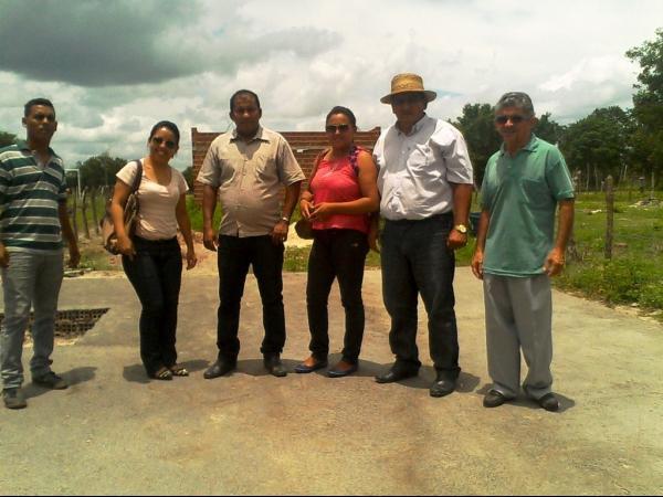 Prefeito Zé Resende e equipe da SEMAS visita obras do Minha Casa Minha Vida em Boa Hora - Imagem 7