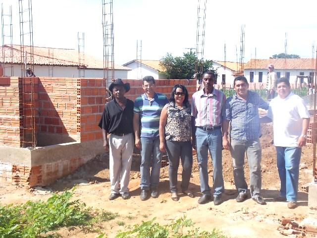 Prefeita e vereadores visitam obras na comunidade Varzea grande interior de Canavieira