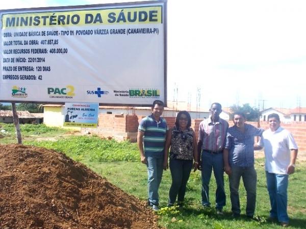 Prefeita e vereadores visitam obras na comunidade Varzea grande interior de Canavieira - Imagem 1